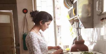 How to earn money for a housewife while sitting at home - detailed instructions