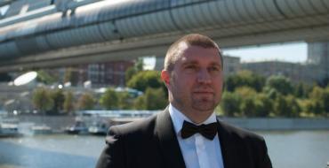 A biztonsági őrtől a sikeres vállalkozóig: Dmitrij Potapenko üzleti története Dmitrij Potapenko vállalkozó életrajza